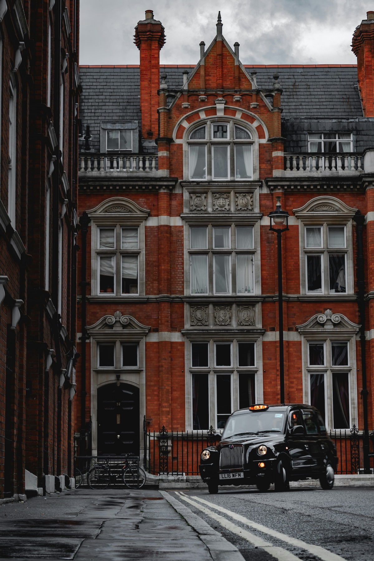 London’s City Within a City – The History of a Time Capsule
