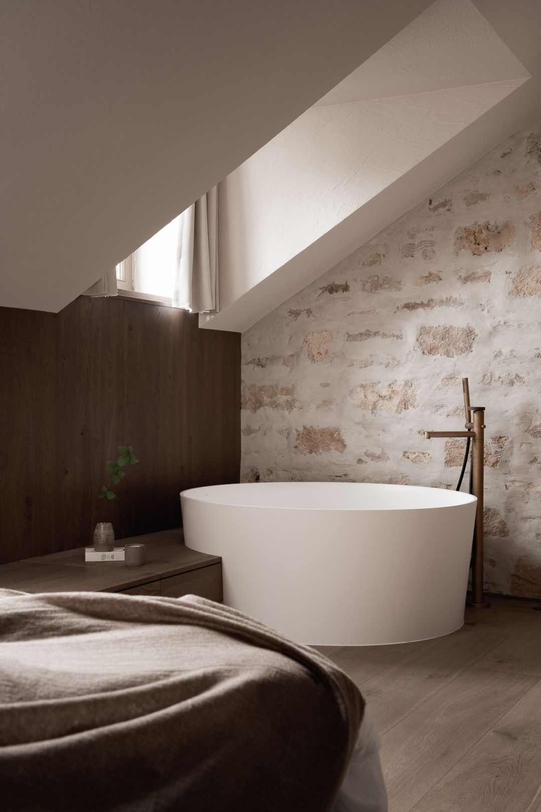 Smooth contemporary ALpine Interiors | Architect Carolyn Sarah Herzog | Studio H Collective | Design Hotel Stieg'nhaus Austria 