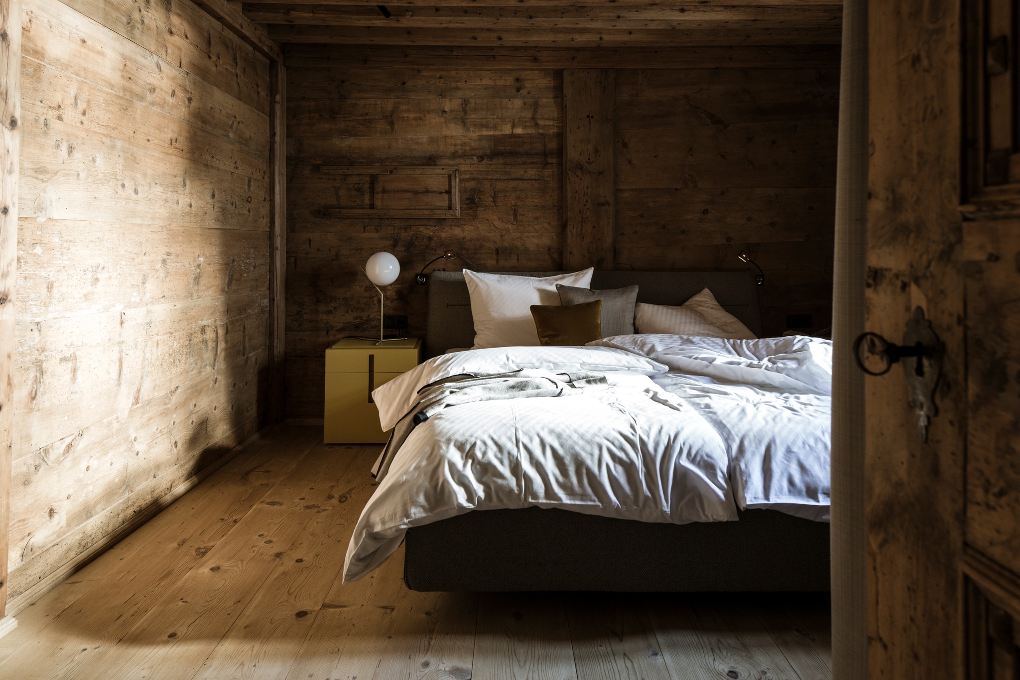 Traidtional modern alpine living hotel suites | Aura Mea Spa at Weißes Kreuz | One of the Best Spa Hotels in South Tyrol